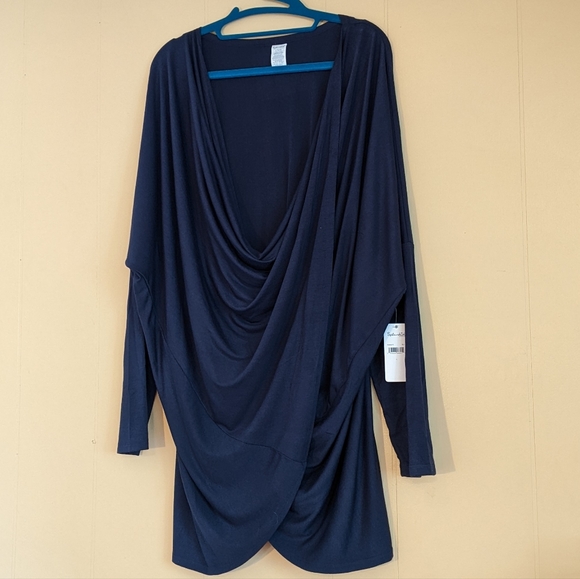 2/$20 NWT Navy Active Wrap Top L XL - Picture 2 of 5
